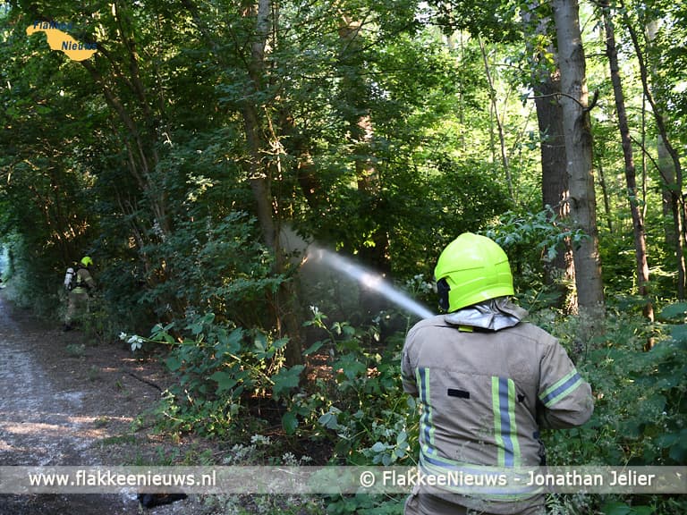 Snelle actie van brandweer beperkt bosbrand Melissant
