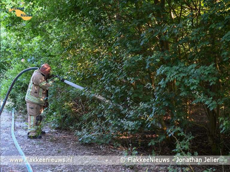 Snelle actie van brandweer beperkt bosbrand Melissant