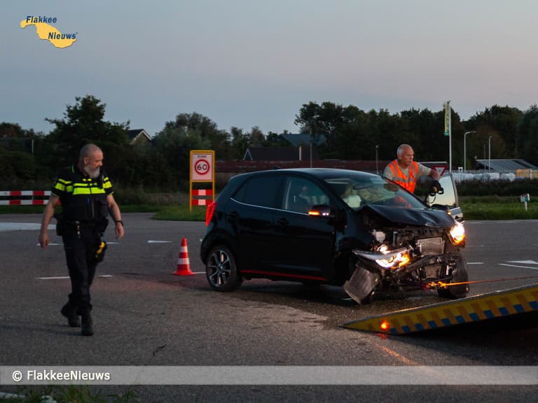Aanrijding op kruising Dorpsweg met de N215 Staverseweg