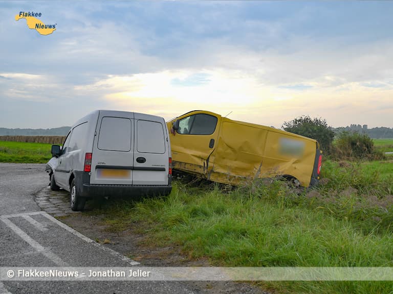 Gewonde bij aanrijding tussen bestelbus en bestelauto in Goedereede