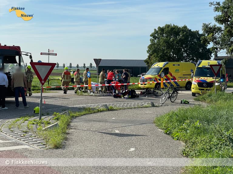 Fietser overleden na botsing met lijndienstbus