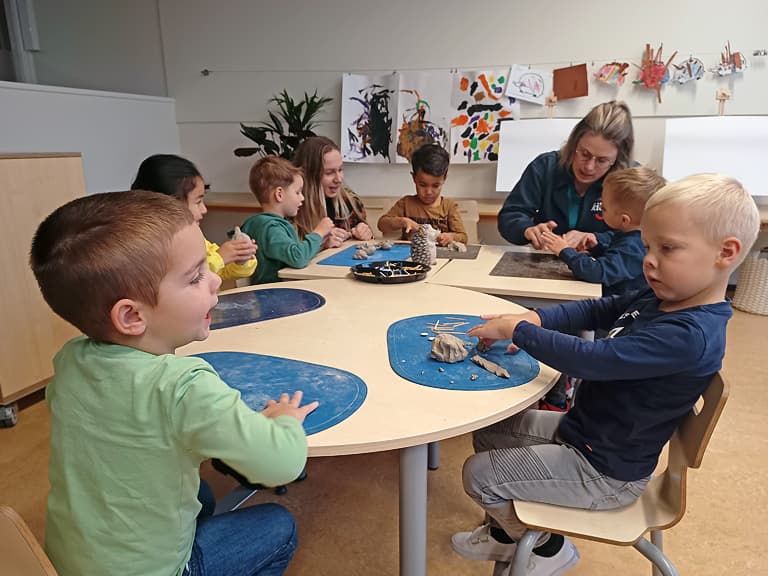Peuter-kleutergroep bevordert overgang van spelen naar leren