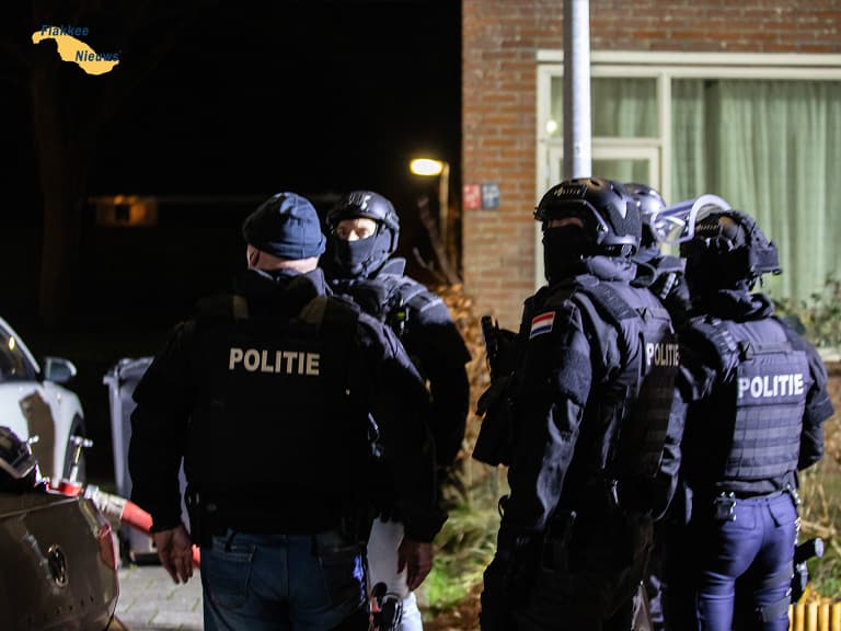 Man aangetroffen met verwonding op dak in Goedereede