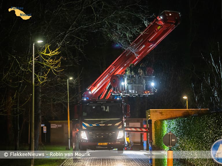 Brand op terrein Hernesseroord: snelle actie voorkomt gewonden