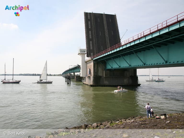 Nachtsluiting Haringvlietbrug