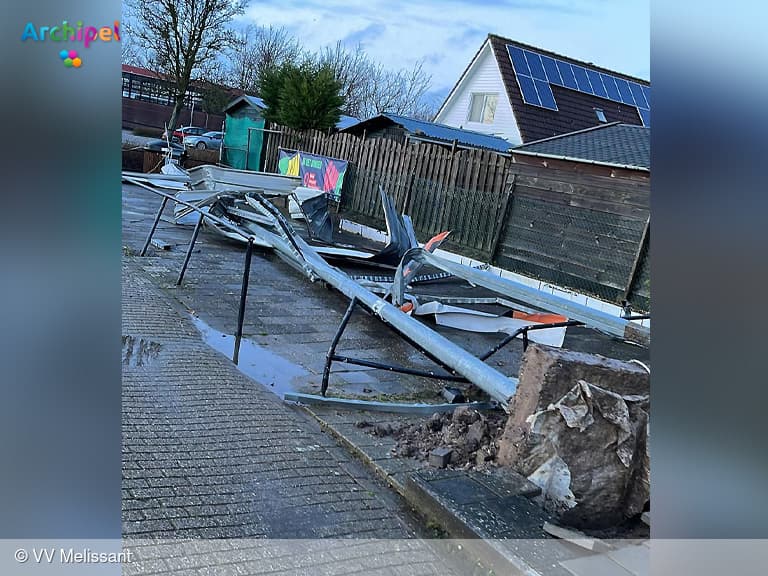 Storm Louis treft complex van Voetbalvereniging Melissant