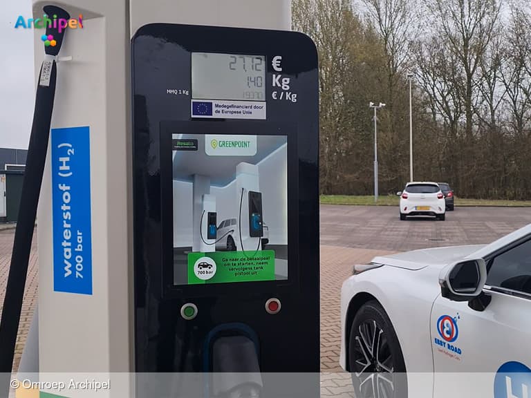 Waterstof tankstation bij Oude-Tonge feestelijk geopend