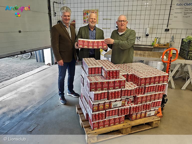 Actie Lionsclub levert 1035 pakken koffie op voor voedselbank