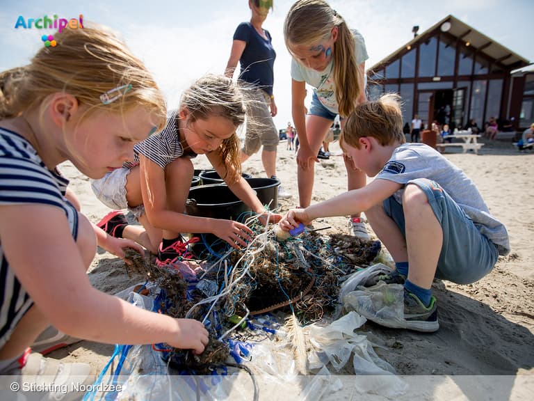 Boskalis Beach Cleanup Tour strijkt neer op Goeree-Overflakkee