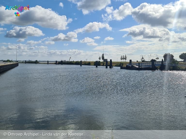 Petitie tegen derde asielboot in Middelharnis