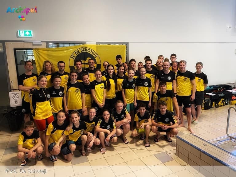 Schotejil begonnen aan zwemseizoen 2024-2025