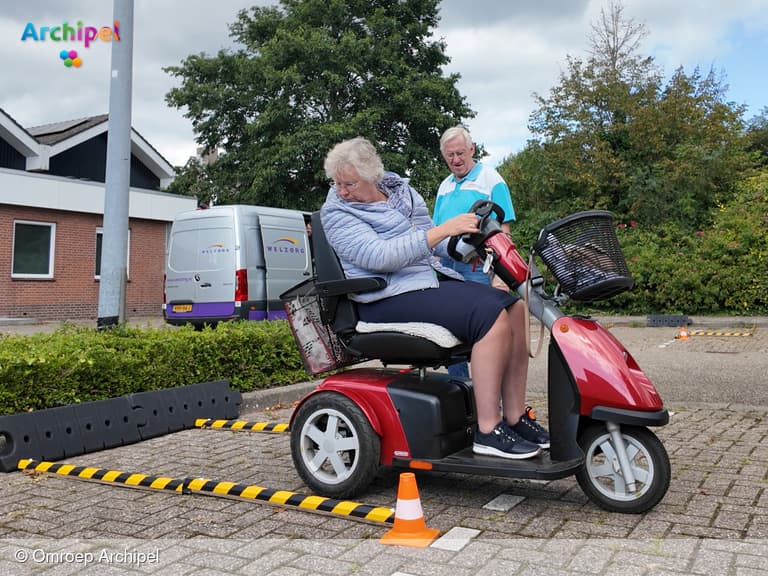 Extra zelfvertrouwen voor scootmobielgebruikers na training in Goedereede