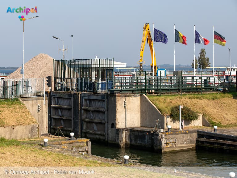 Calamiteitenproef bij schutsluis Middelharnis