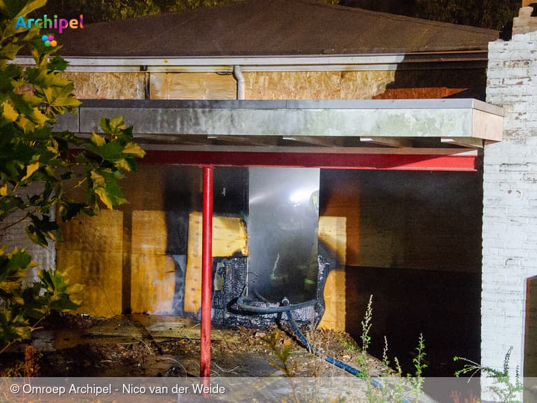 Brand in voormalig schoolgebouw in Sommelsdijk
