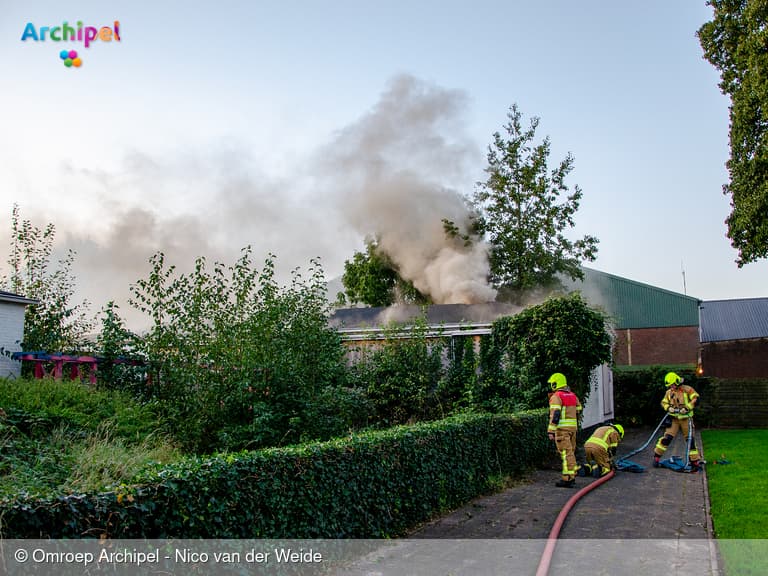 Brand in voormalig schoolgebouw in Sommelsdijk