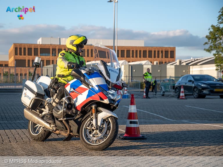 Scooter ontsnapt met hoge snelheid tijdens verkeerscontrole