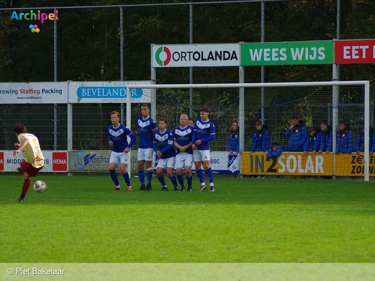Den Bommel sleept met collectief spel overwinning over de streep