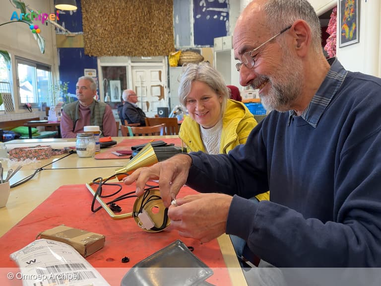 Repair Café Goeree-Overflakkee geeft kapotte spullen een tweede leven