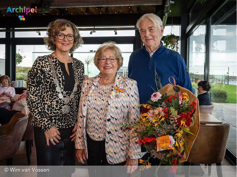 Tini Otten-Flipsen uit Ouddorp Koninklijk onderscheiden