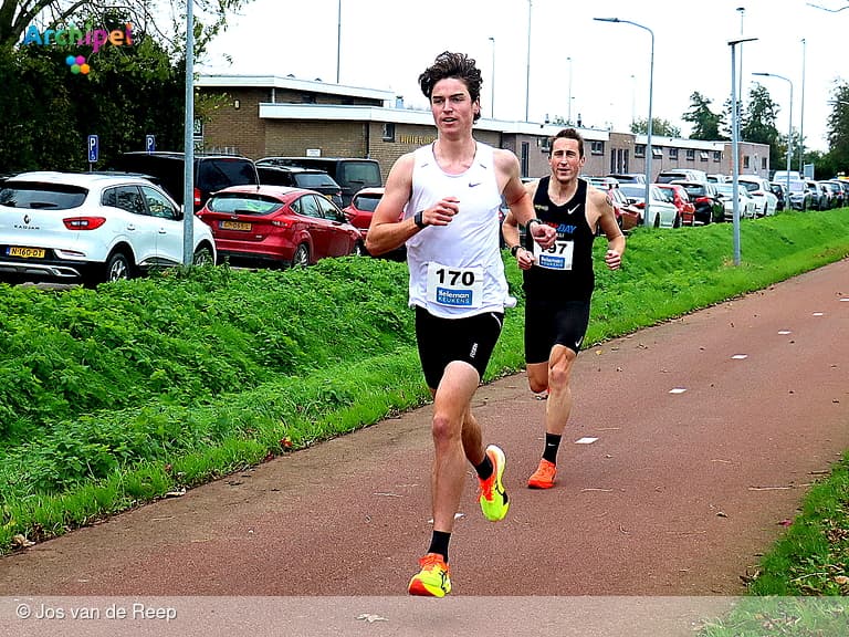 Carsten Kok razendsnel in 19e Tieleman Keukens Run