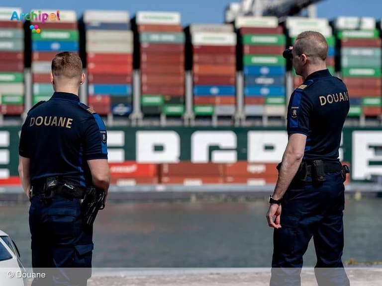 Landelijke motie tegen drugscriminaliteit in kleine zeehavens