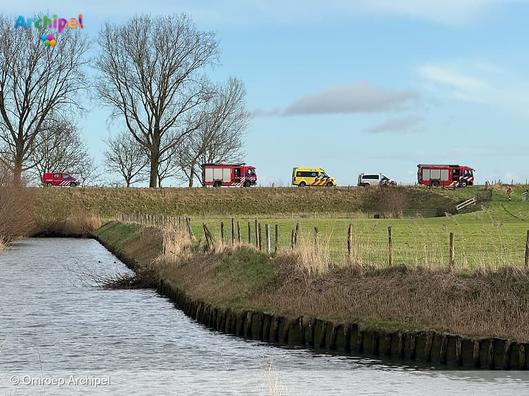 Man onderkoeld uit het water gered