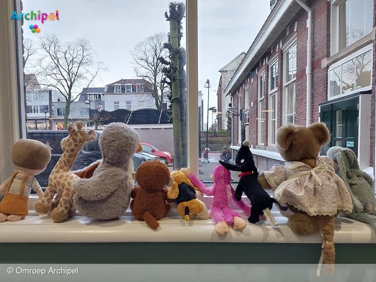Spannende logeerpartij voor knuffels in de bibliotheek