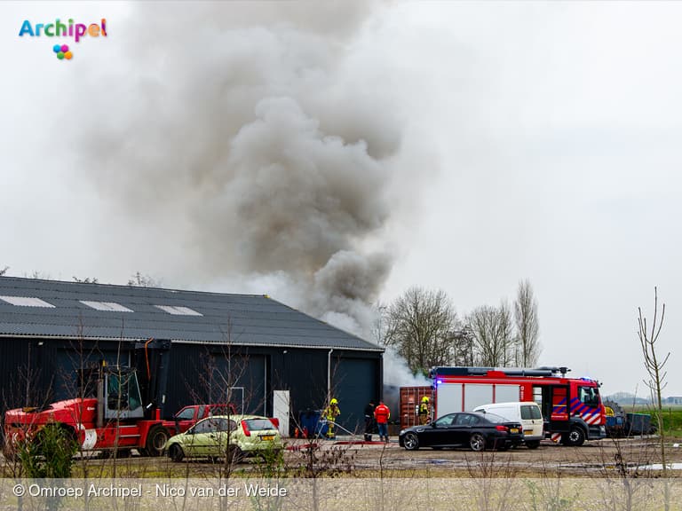 Gasfles vat vlam in schuur
