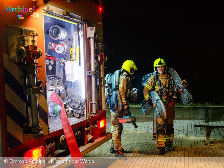 Brandweer oefent op asielzoekersschepen