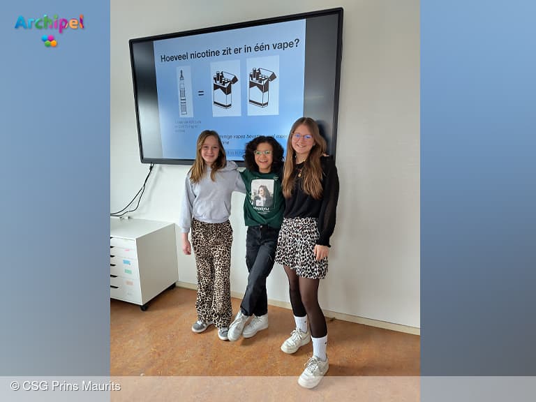 Longartsen geven brugklassers voorlichting over vapen