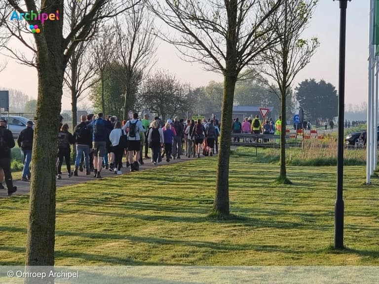 Zonnige editie Tulpenwandeltocht trekt recordaantal deelnemers
