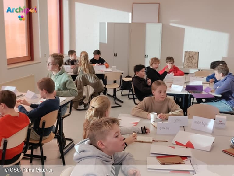 Groep 8-leerlingen presenteren onderzoek tijdens slotmiddag Masterclass