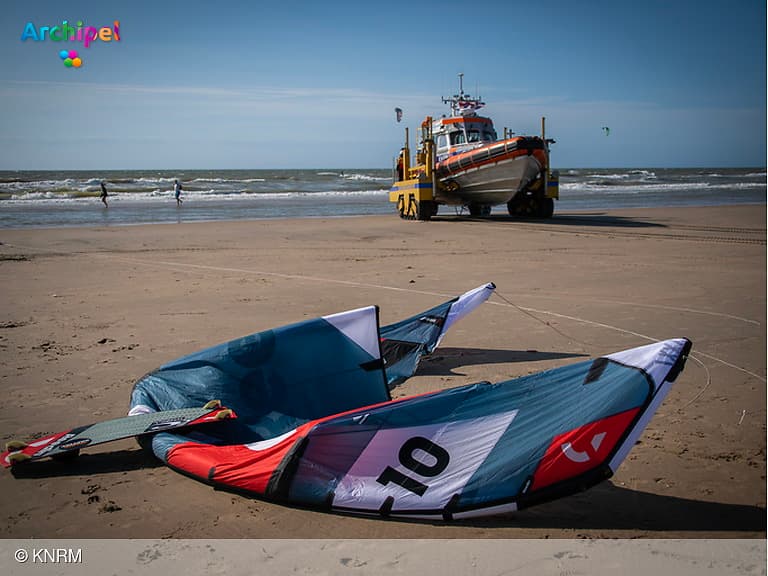 Belang van telefoonnummer op surfspullen: KNRM waarschuwt