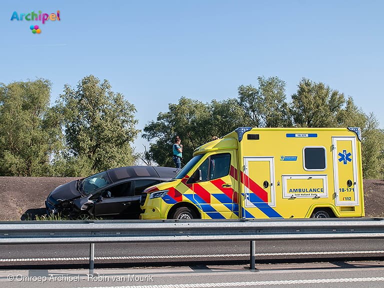 Aanrijding met twee voertuigen op de N59