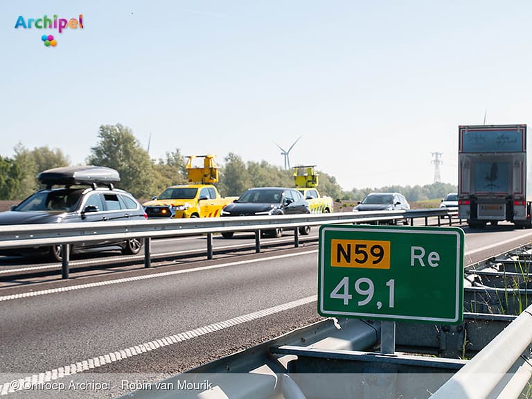 Aanrijding met twee voertuigen op de N59