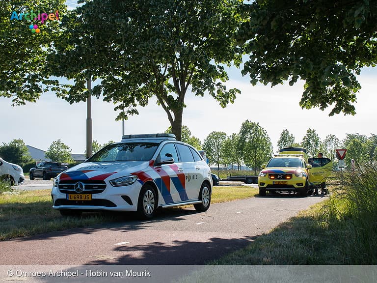 Motorrijder gewond na val bij rotonde