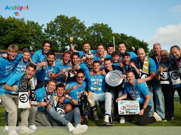 DVV'09 kampioen en promoveert naar 2e klasse