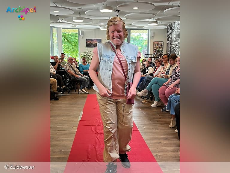 Mode met een glimlach bij Zuidwester op Hernesseroord
