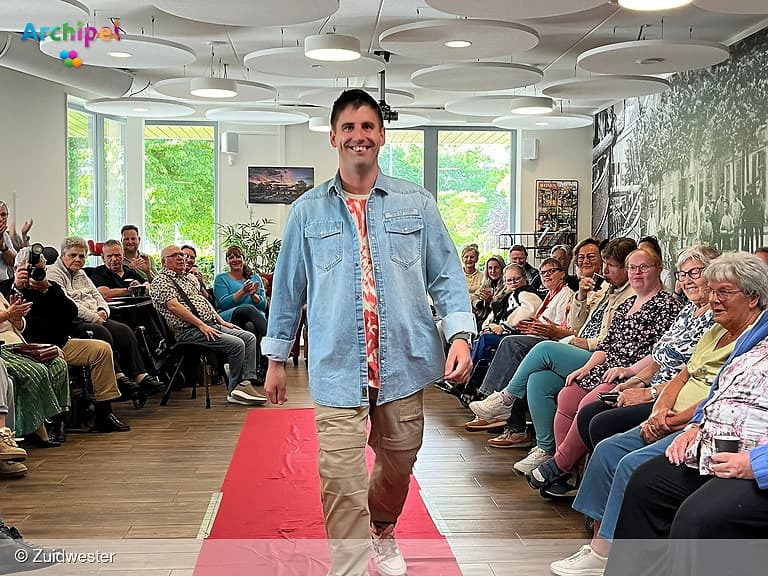 Mode met een glimlach bij Zuidwester op Hernesseroord