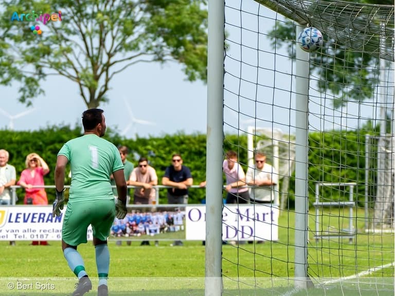 Den Bommel klopt GPC Vlissingen overtuigend en houdt hoop op lijfsbehoud