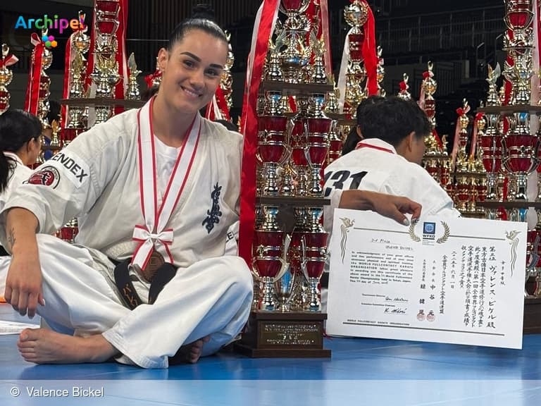 Derde plaats voor karateka Valence Bickel in Japan
