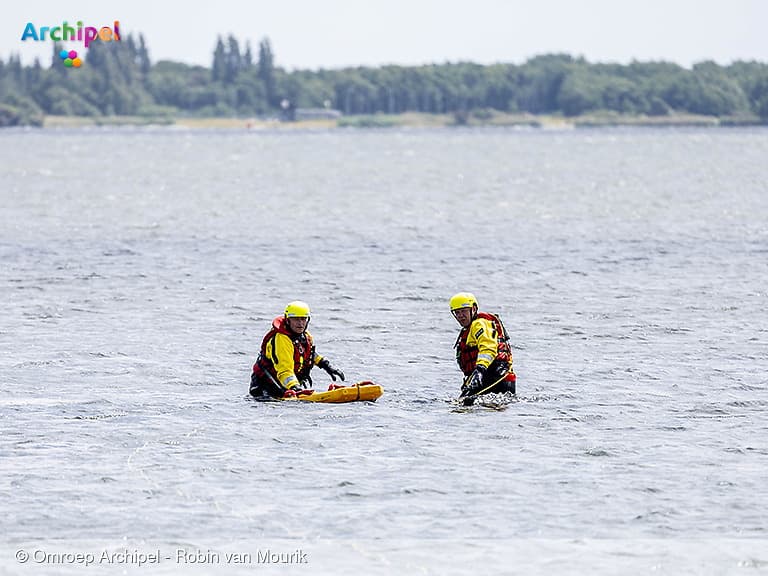 Brandweer en KNRM rukken uit voor surfer in nood