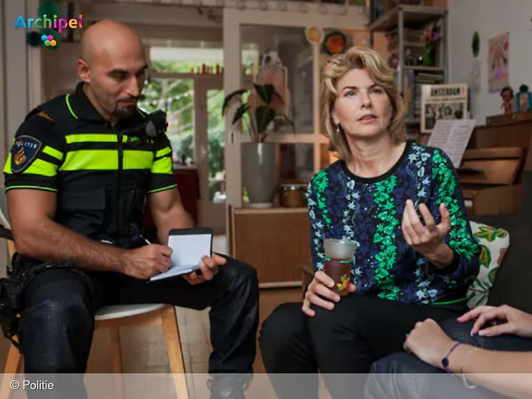 Politie eenheid Rotterdam ook naar meldingen digitale criminaliteit