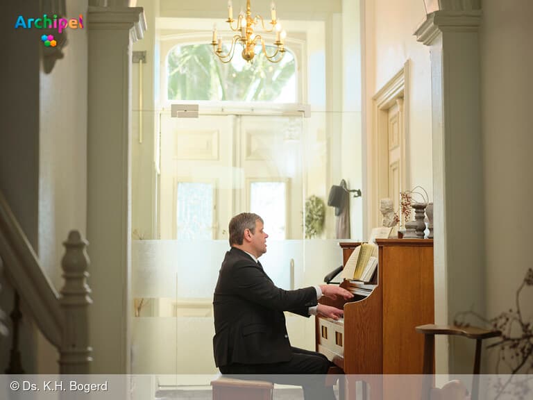 Matinee-concert met bariton dominee K.H. Bogerd