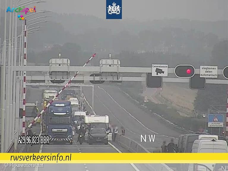 Storing Haringvlietbrug, in beide richtingen afgesloten