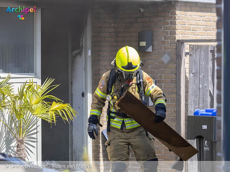 Korte uitslaande brand bij woning in Dirksland