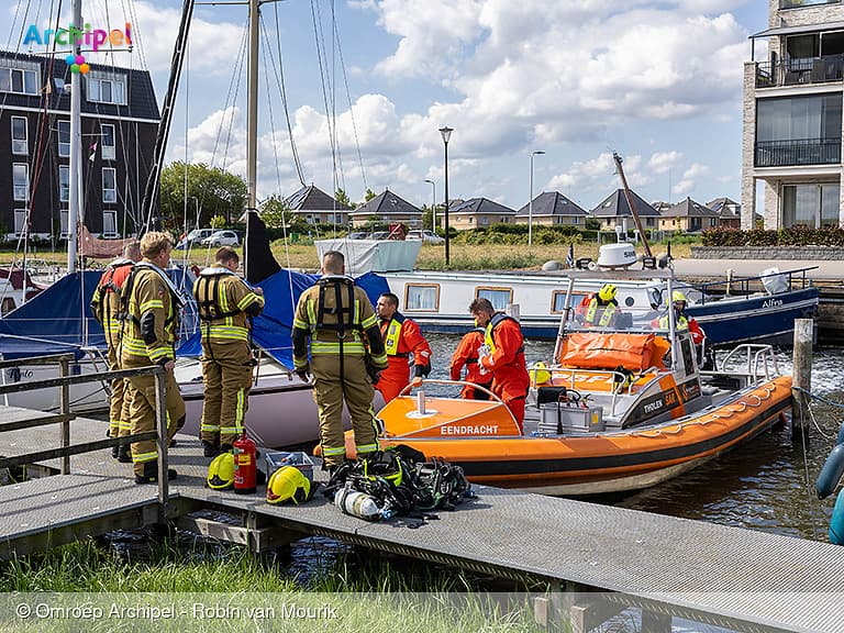 Brandweer rukt uit voor scheepsbrand op de Krammer