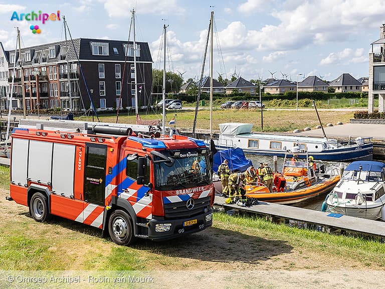 Brandweer rukt uit voor scheepsbrand op de Krammer