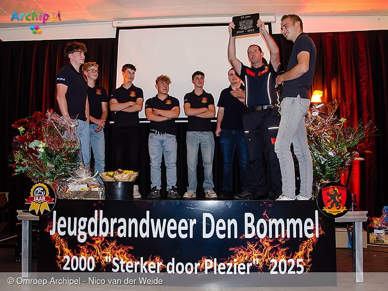 Jeugdbrandweer Den Bommel al 25 jaar "sterker door plezier"