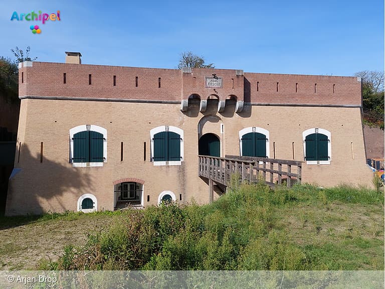 Fort Prins Frederik verandert in zendstation op Open Monumentendag